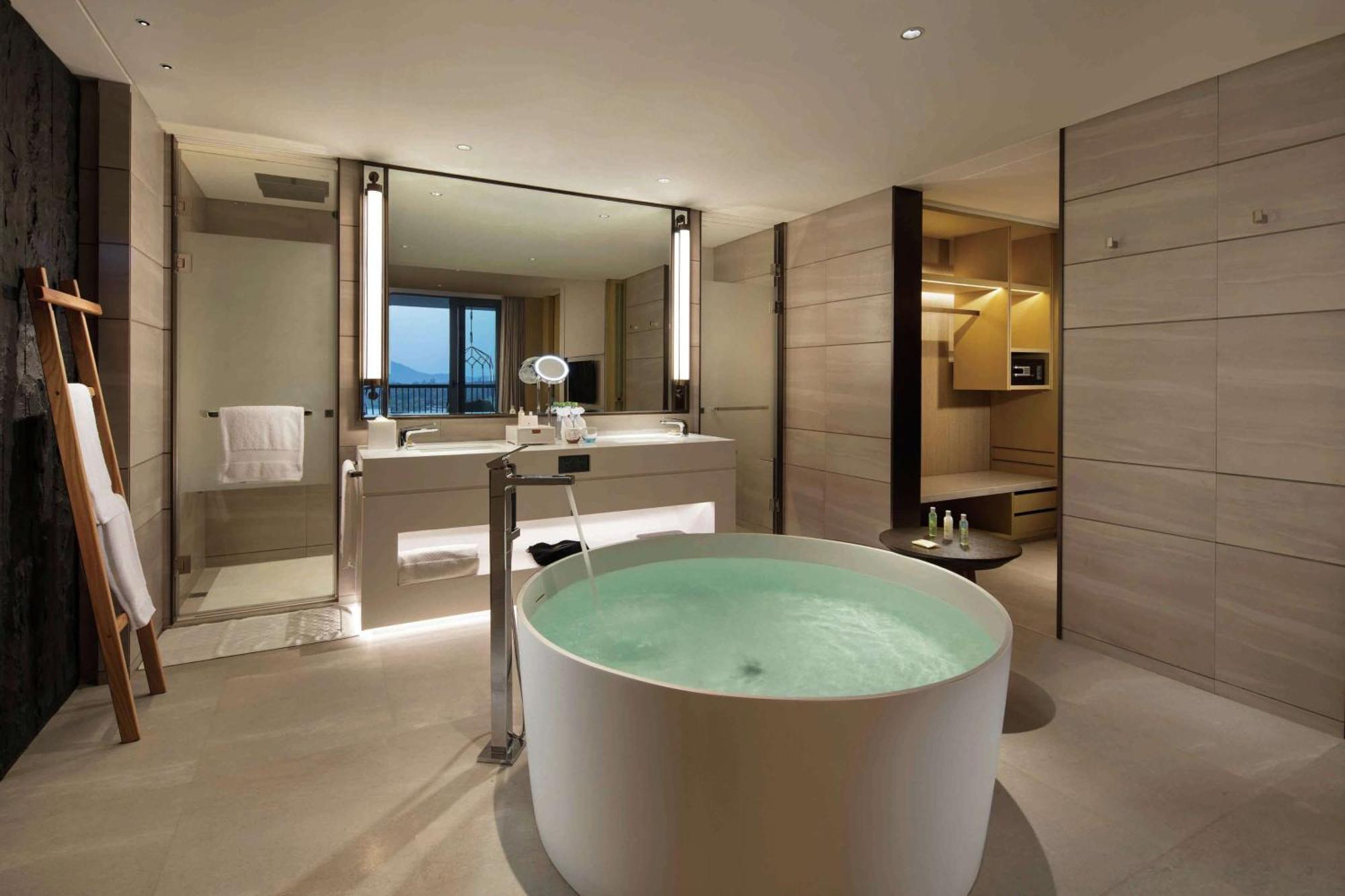Doubletree Resort By Hilton Hainan - Xinglong Lakeside Wanning Dış mekan fotoğraf